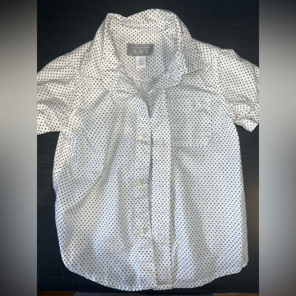 Short sleeve button down with blue & green design. Size 3t.